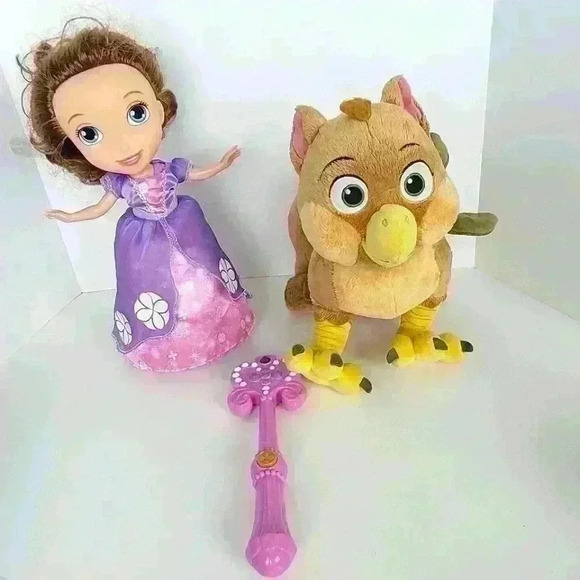 SOFIA THE FIRST MAGIC DANCING DOLL SINGS TALKS - Picture 1 of 17
